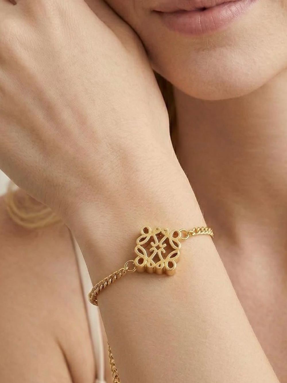 🆕 LOEWE Golden Anagram Toggle Chain Bracelet